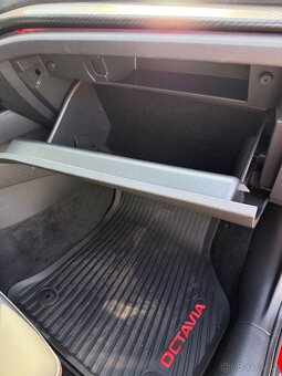Škoda Octavie IV RS pravidelně servisováno - 18