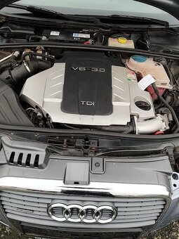 AUDI A4 Cabrio 3,0 TDI quattro TOP - 18