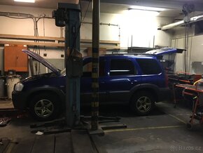MAZDA TRIBUTE - 18