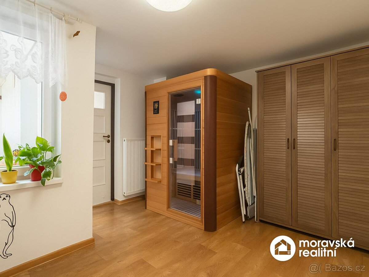 Prodej rodinného domu 3+1 + příslušenství v klidné části Mir - 19