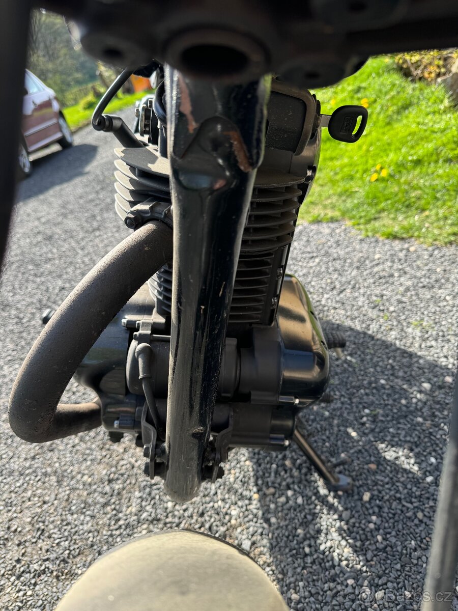 Kawasaki TR 250 - 19