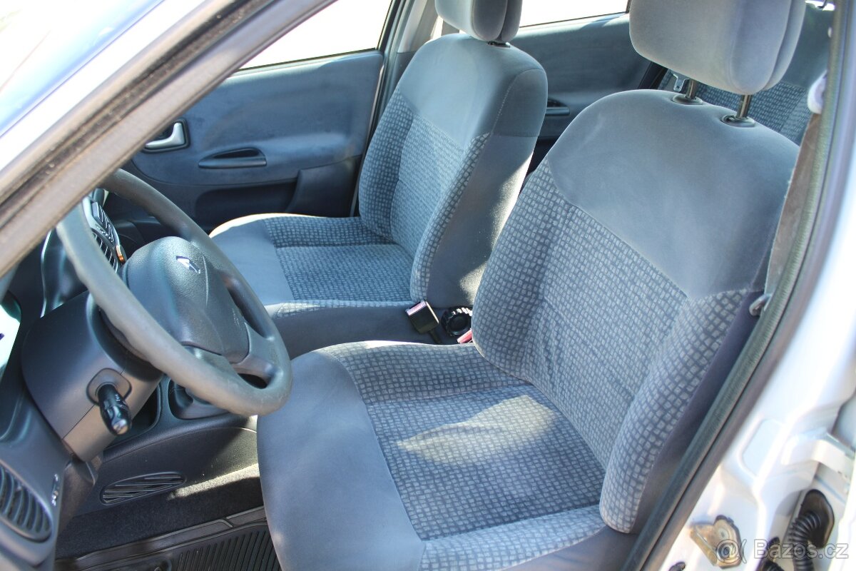 Renault Mégane 1,4 i 16V ČR,KLIMATIZACE,2003 - 19