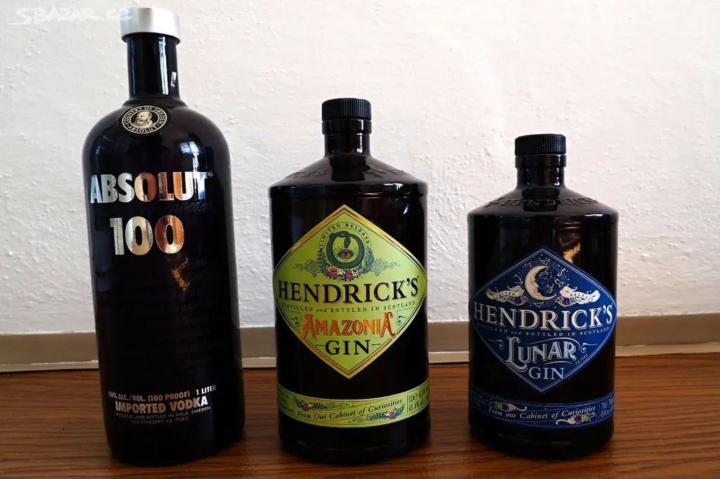 Sběratelské pivní lahve + plechovky: UK,DE,IT,HR,B,DK,GR,USA - 19