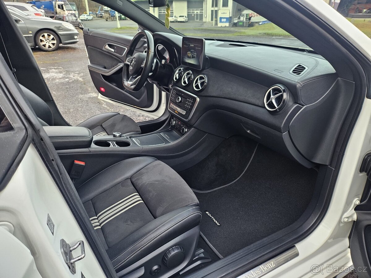 Mercedes Benz CLA 1.6 Automat Panó AMG line - 19