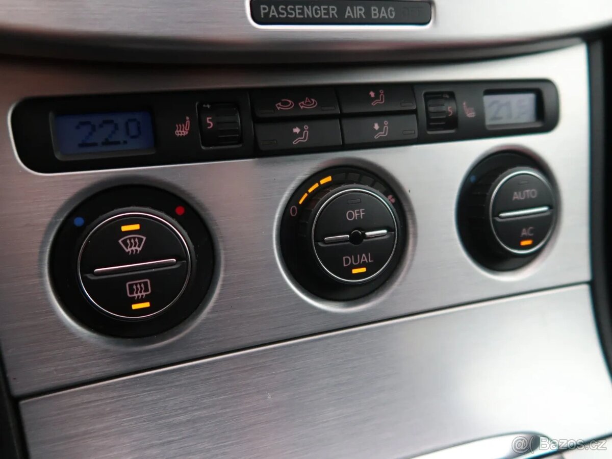 Volkswagen Passat 2007 2.0 TDI Combi - 19