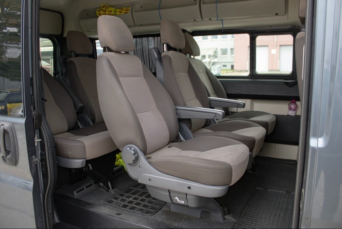 Peugeot Boxer 2.0 BlueHDi • 9-miestny • - 19