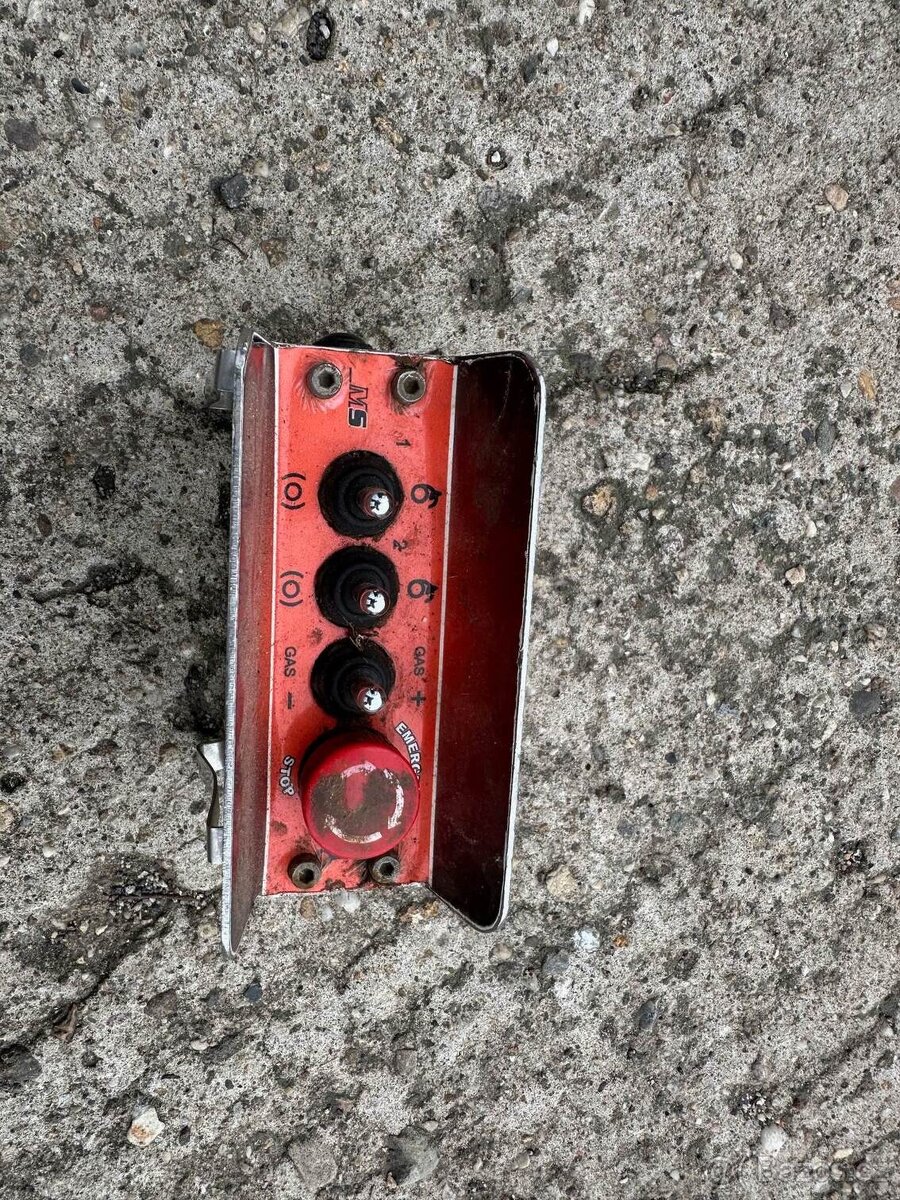 LKT 81 1982 VIN 1317 - 19