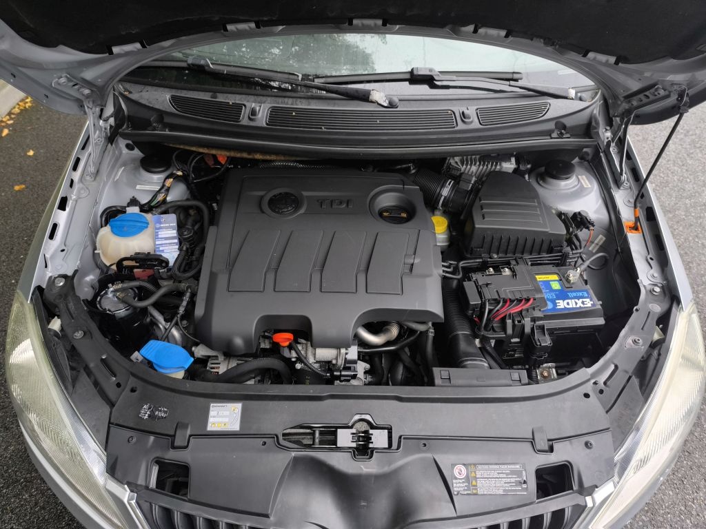 ŠKODA ROOMSTER 1,6TDi- STYLE - 19