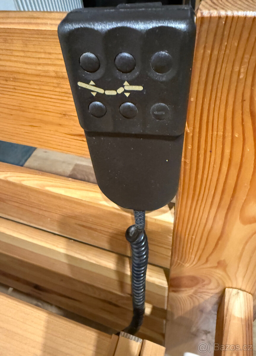 Zdravotní postel s elektrickým roštem a matrací - 19