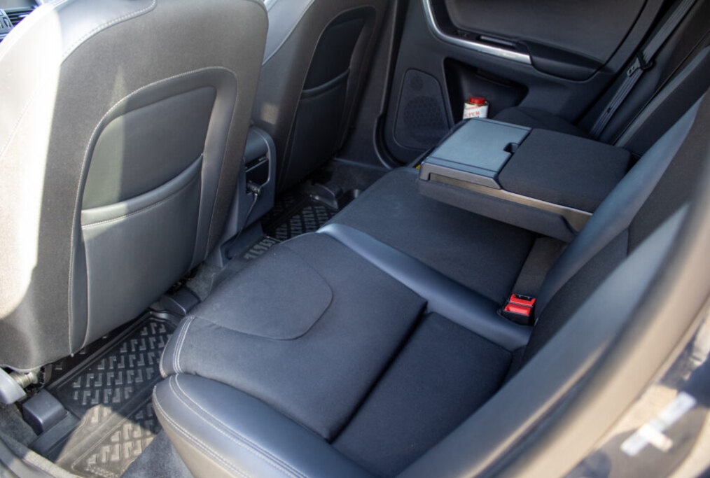 VOLVO XC60 (2015) - 19