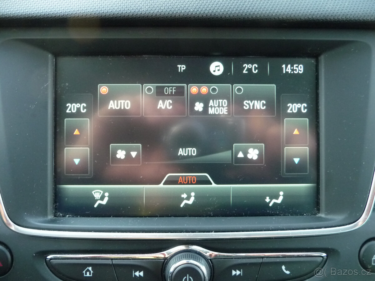 Opel Crossland X 1.2i 81kw Inovation po 1.majiteli - 19