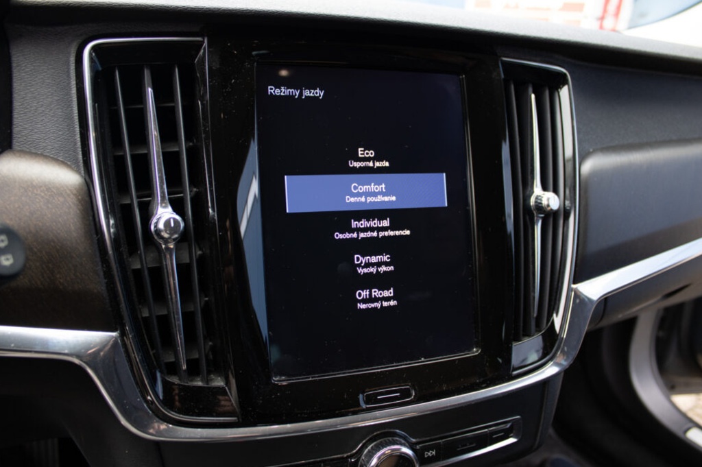 Volvo V90 Cross Country 2.0 D - 19