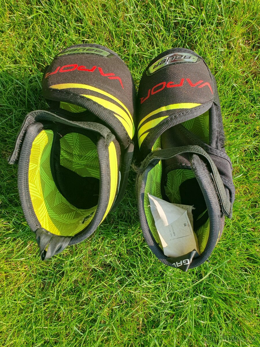 Brusle a hokejová výstroj - 19