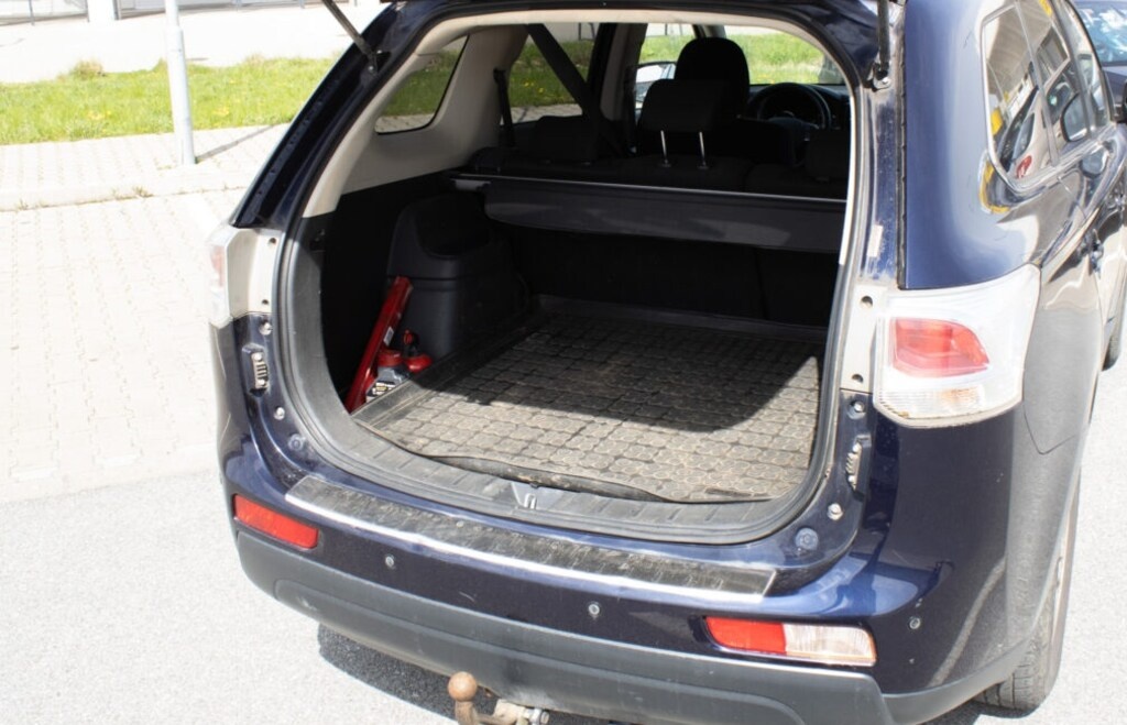 Mitsubishi Outlander z roku 2012 - 19