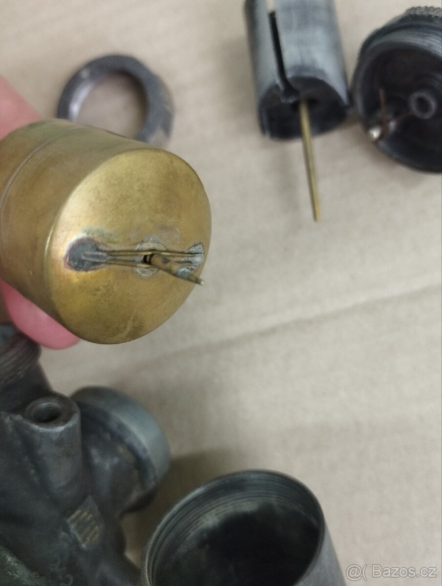 JIKOV ČERNÝ 2424b - 19