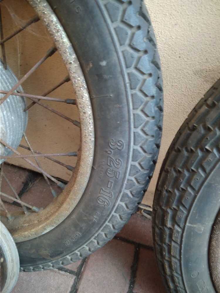 JAWA kompletní kola 16“ (3 ks) originál i původní stav - 19