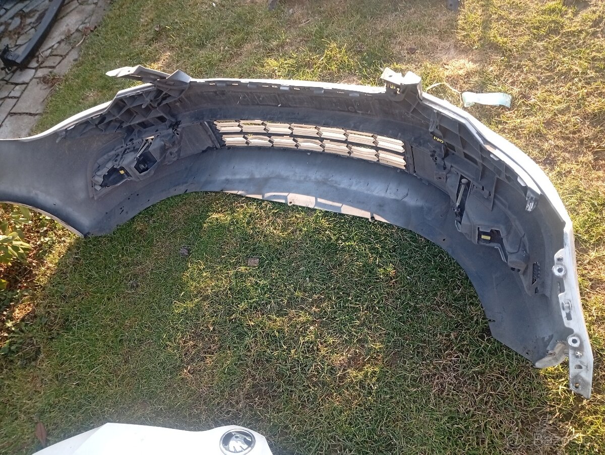 ŠKODA SUPERB 2 FACELIFT PŘEDEK, Z RV 2014 KAPOTA, NÁRAZNÍK - 19