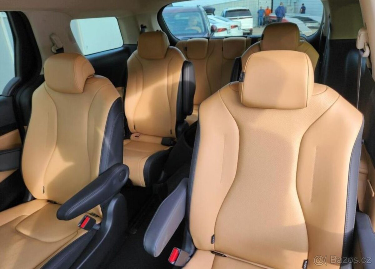 Kia Carnival 2.2- 9 míst - REZERVACE - 19