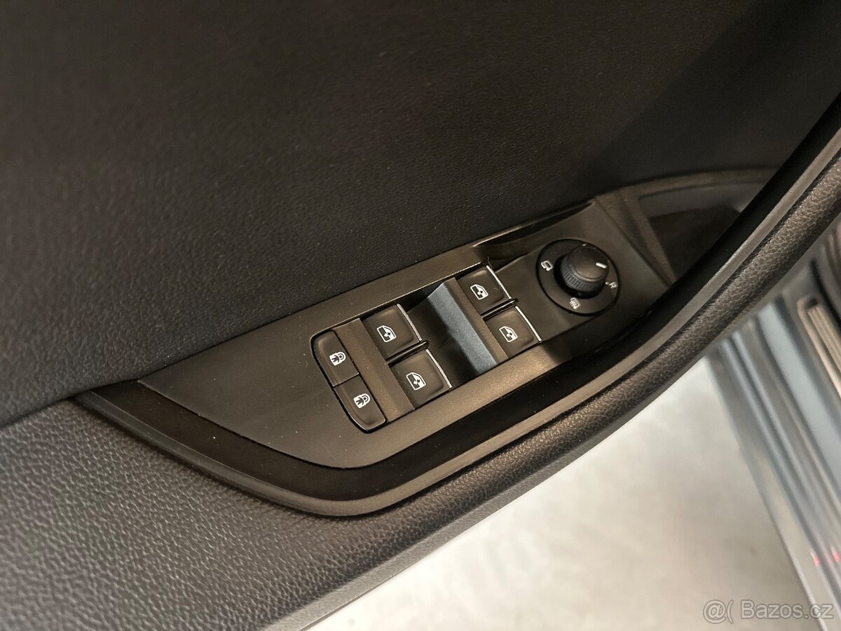 ŠKODA SUPERB COMBI III 2.0TDI 110KW DSG STYLE WEBASTO TAŽNÉ - 19