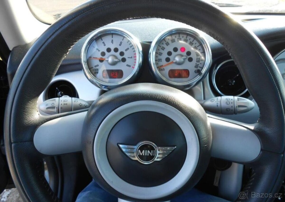 Mini One 1,6 66 kW Serviska KLIMA benzín - 19