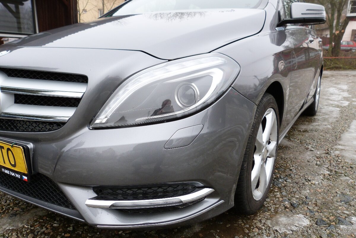 Mercedes B 180 1.6i - 19