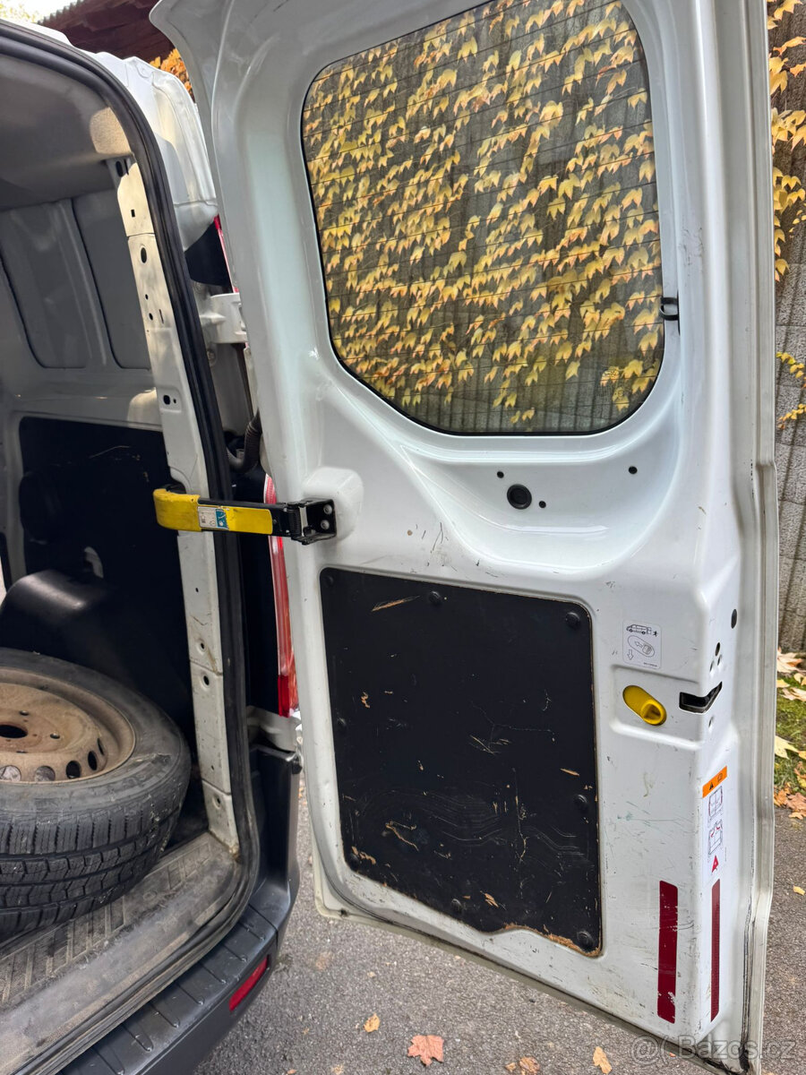 Ford Transit Custom 2.2 TDCi – 6 míst, 2014, tažné 3,1t - 19