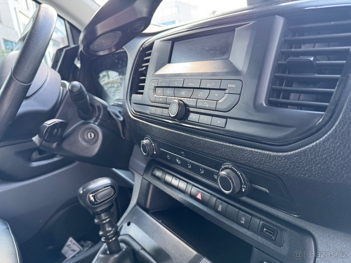 Opel Vivaro 75KW COMFORT L3H1 2.8T 1 MAJITEL 28000KM - 19