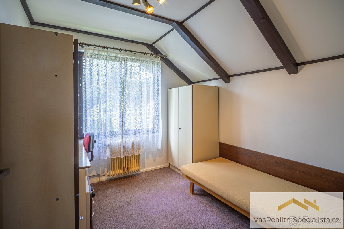 Ráj klidu a přírody: rovinatý pozemek s rekreačním objektem - 19