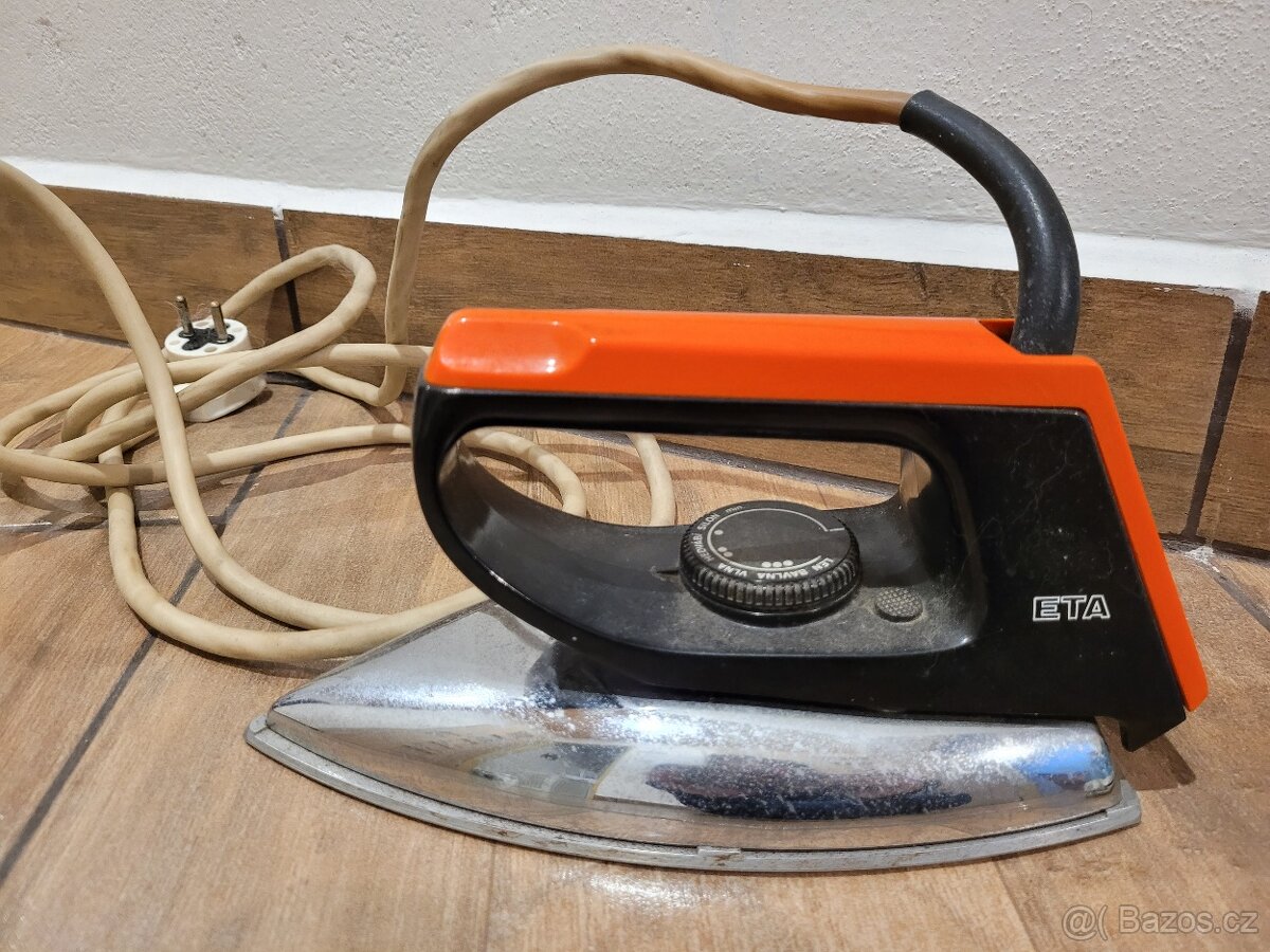 sbírka starožitných žehliček - 19