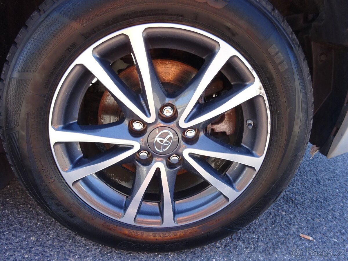 Toyota Verso 1,6 D-4D, 7 MÍST - 19