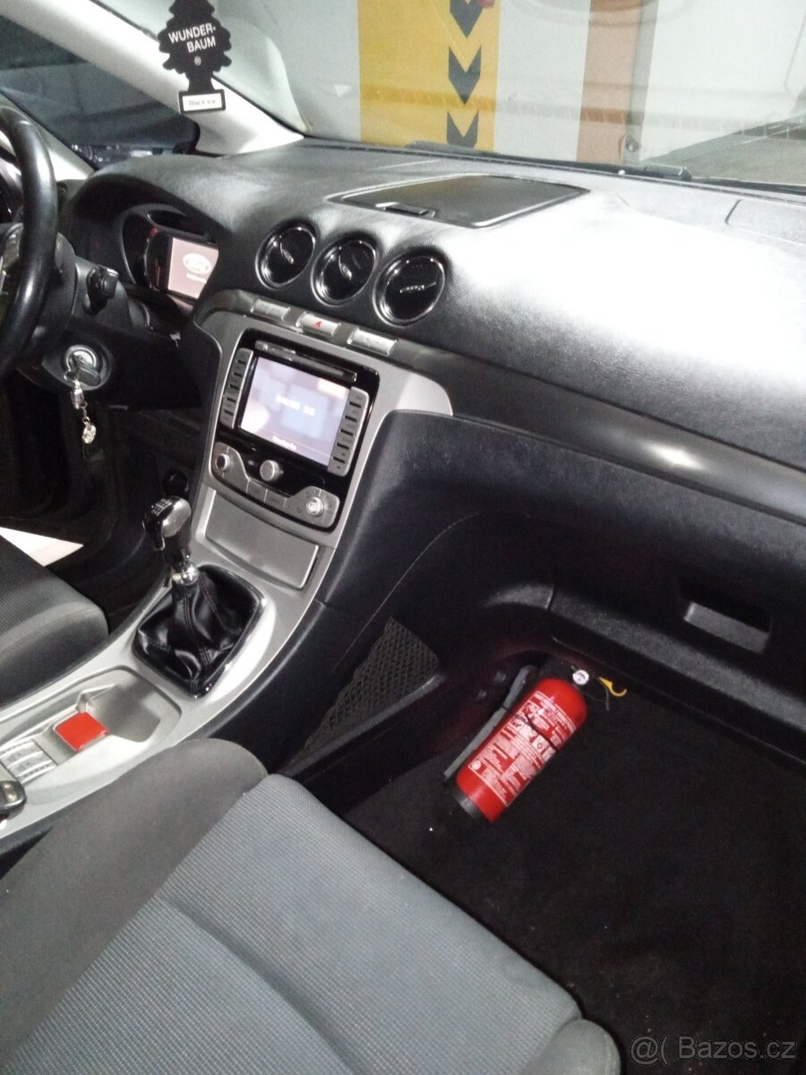 Ford S-Max ,Tažné zařízení, 5 míst. - 19