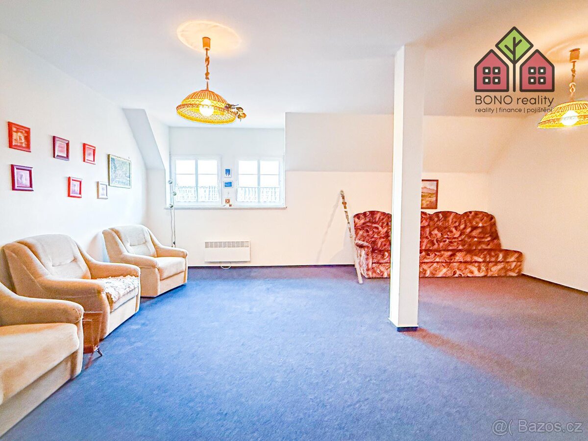 Víceúčelový RD s garážemi a administrativními prostory, vedl - 19