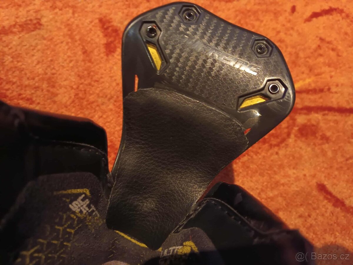 Hokejové brusle Bauer Supreme ULTRASONIC, vel.6,5., FIT1 - 19