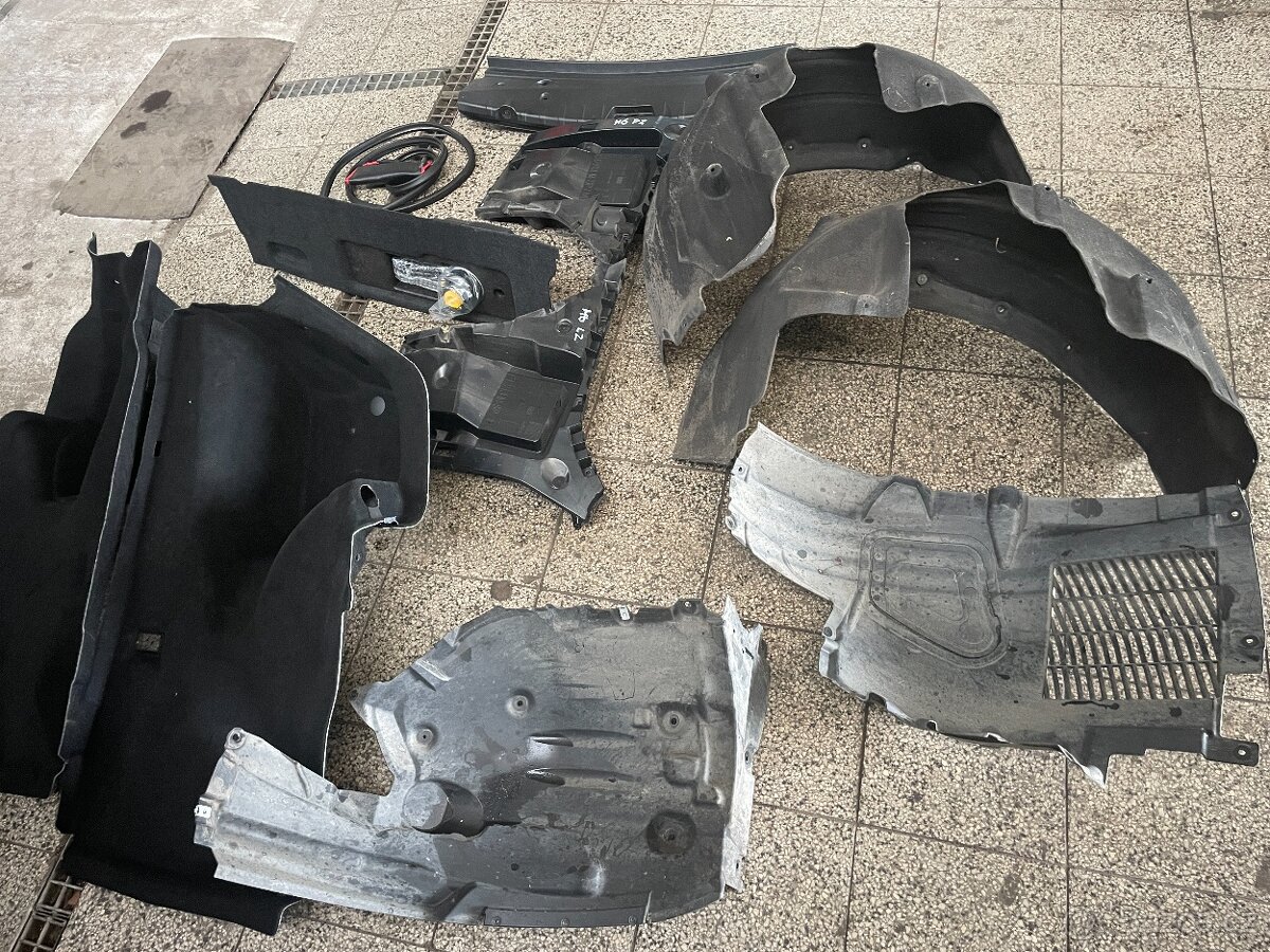 Bmw M6 f12 S63B44B 412kw náhradní díly najeto 17tis - 19