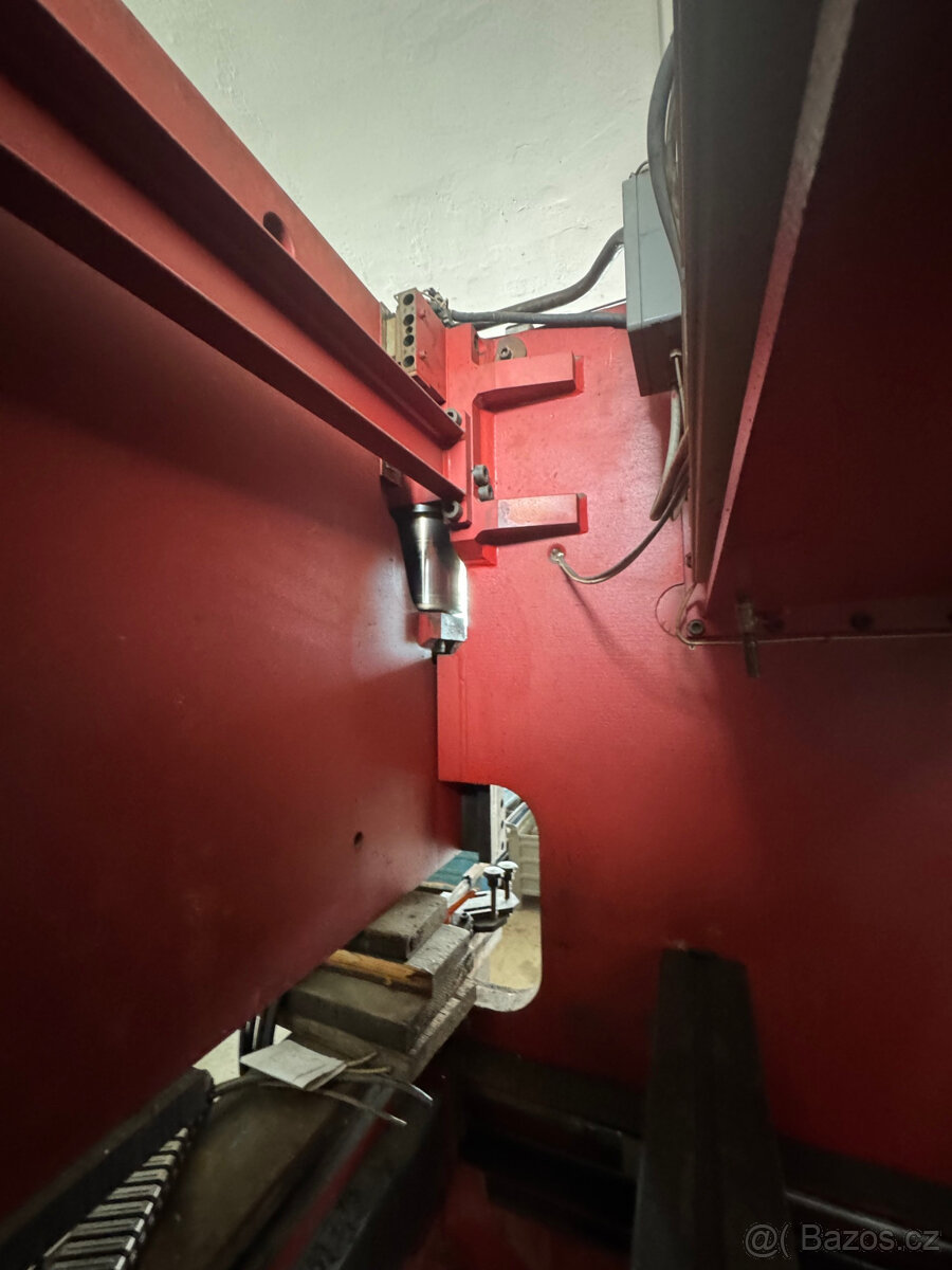 Ohraňovací lis HOL 160/3150 - 19