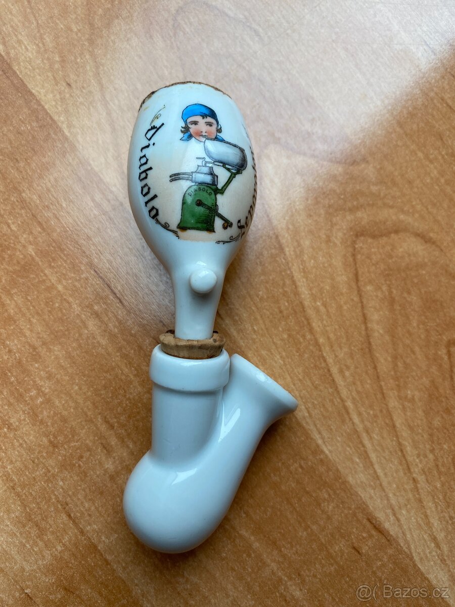 Sběratel nabízí staré porcelánové fajfky, kolínka a troubele - 19
