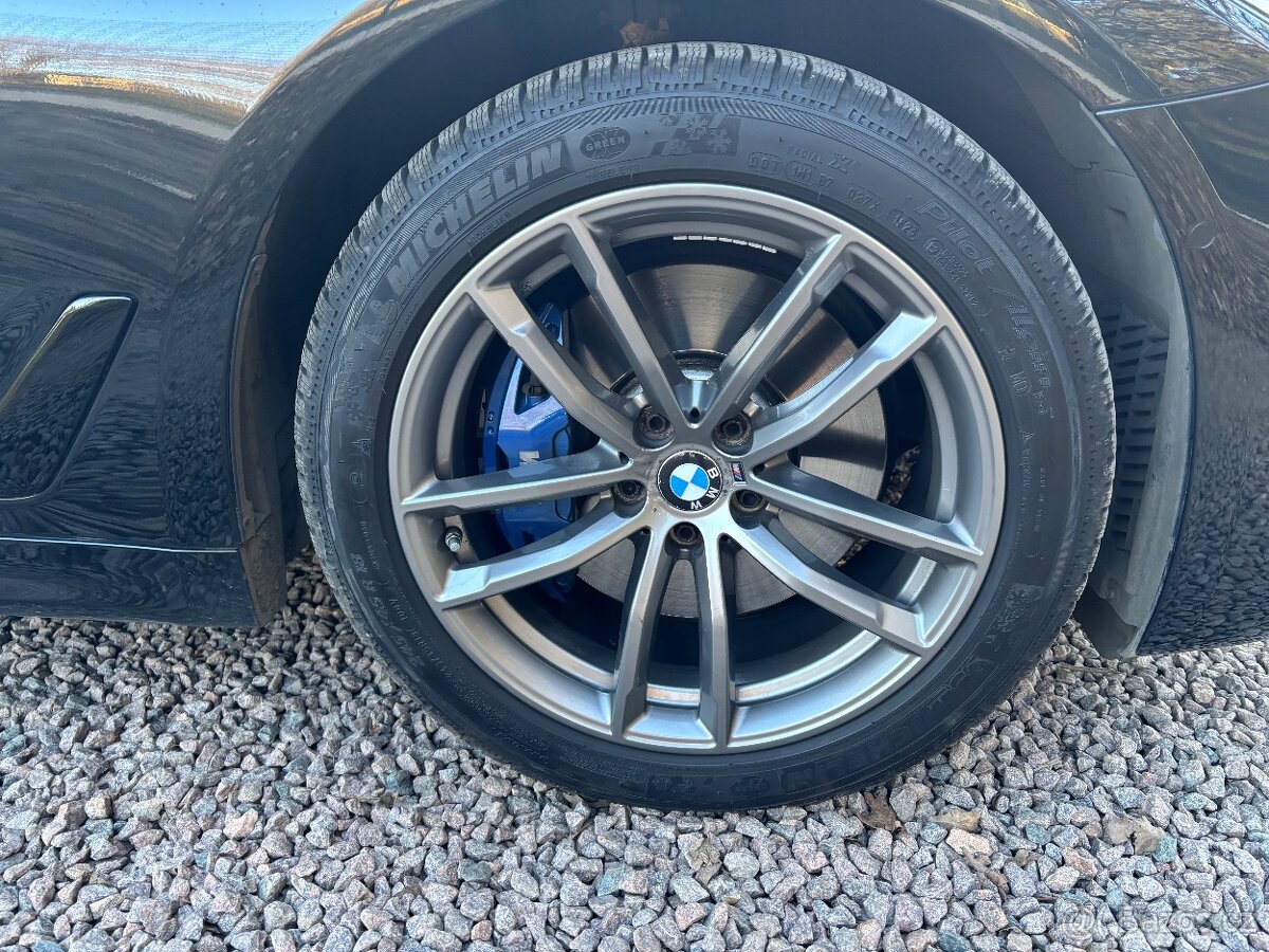 BMW 530xd, 3.0, 195kw M-pak TZ PANO HUD KEYLESS CEBIA - 19