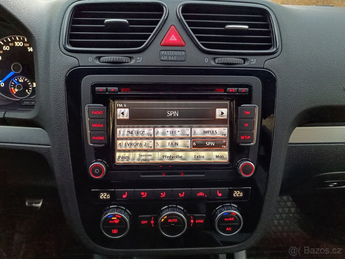 Volkswagen Scirocco R 265PS rok 2012, manuál - 19