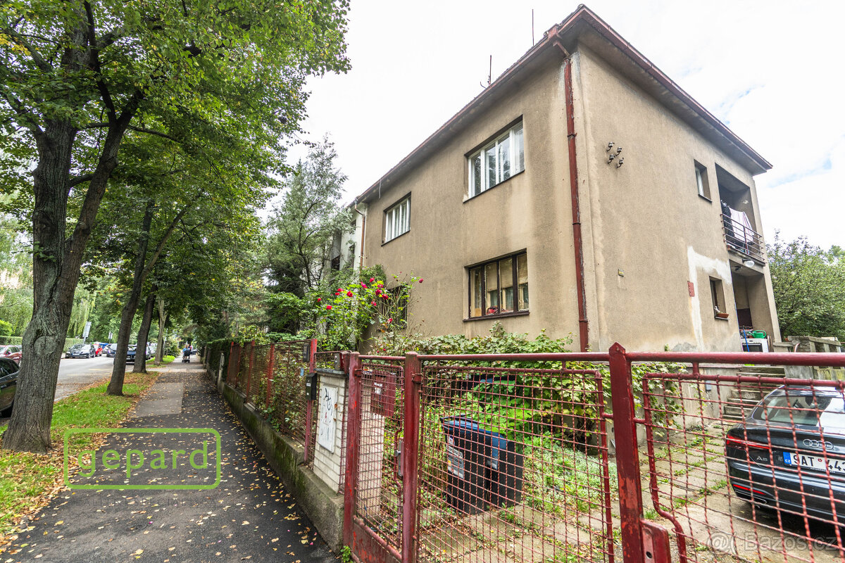 Spoluvlastnický podíl 1/2, rodinný dům Káranská, Praha 10 - - 19