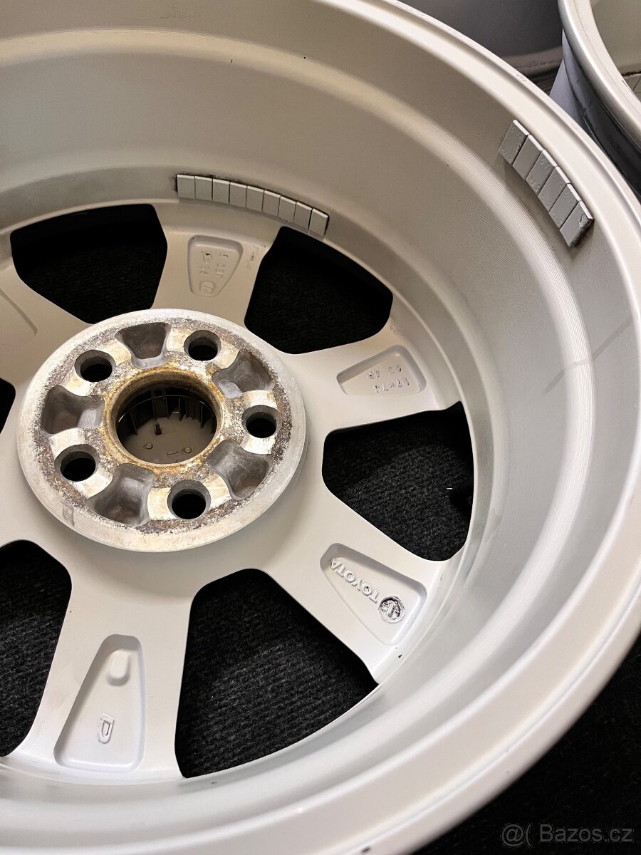 Toyota RAV4 3.generace originál alu disky - ET45 - 19