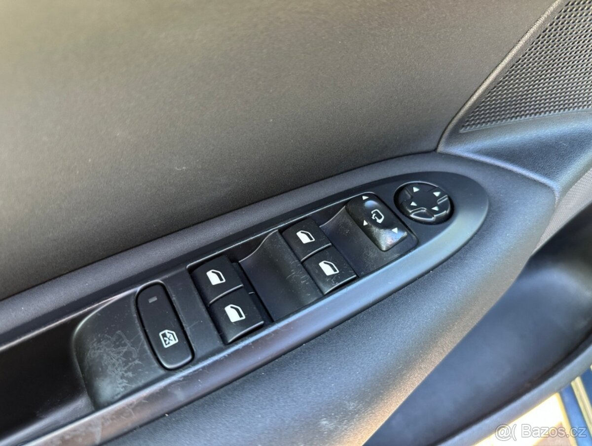 prodávám Citroën C4 1.6Hdi 84kw Selection - 19