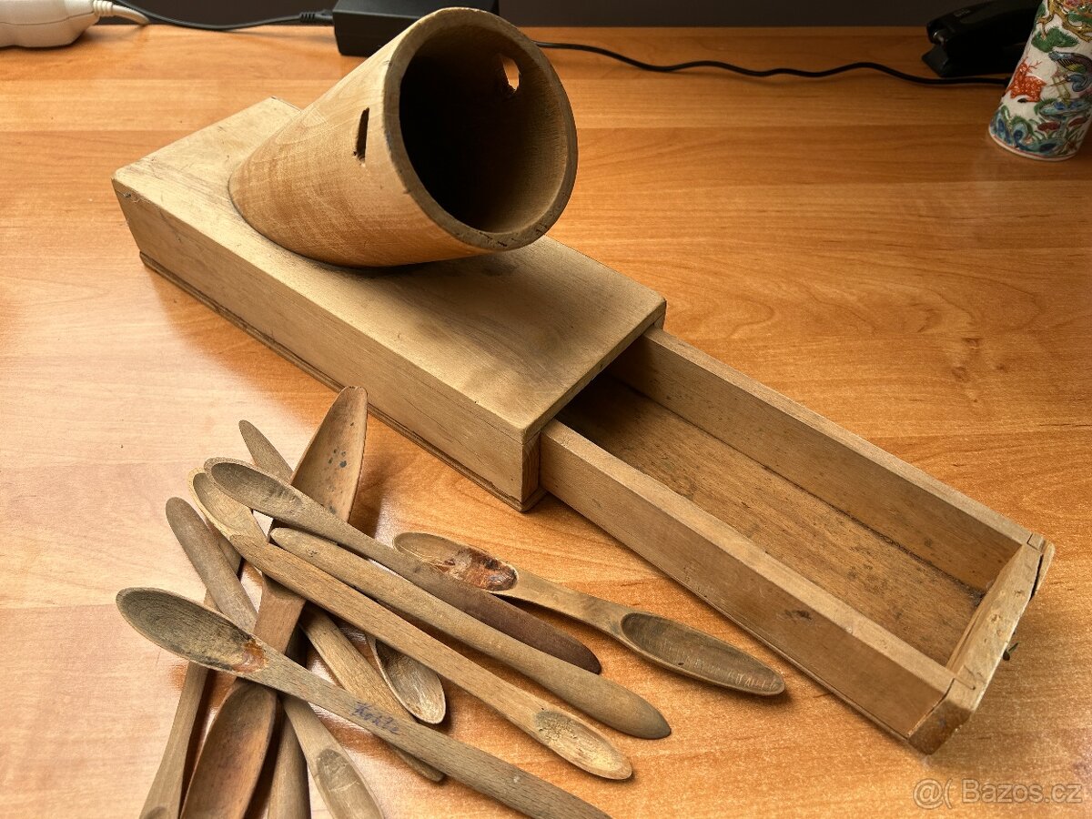 Sběratel nabízí staré lékárenské dózy - 19