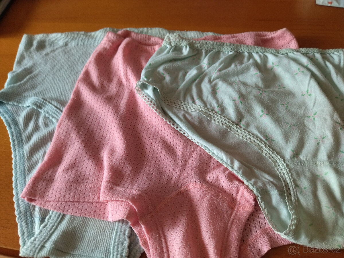 Ubrusy ,rukavice, retro bavl.punčochy, límečky, deštníky,noč - 19