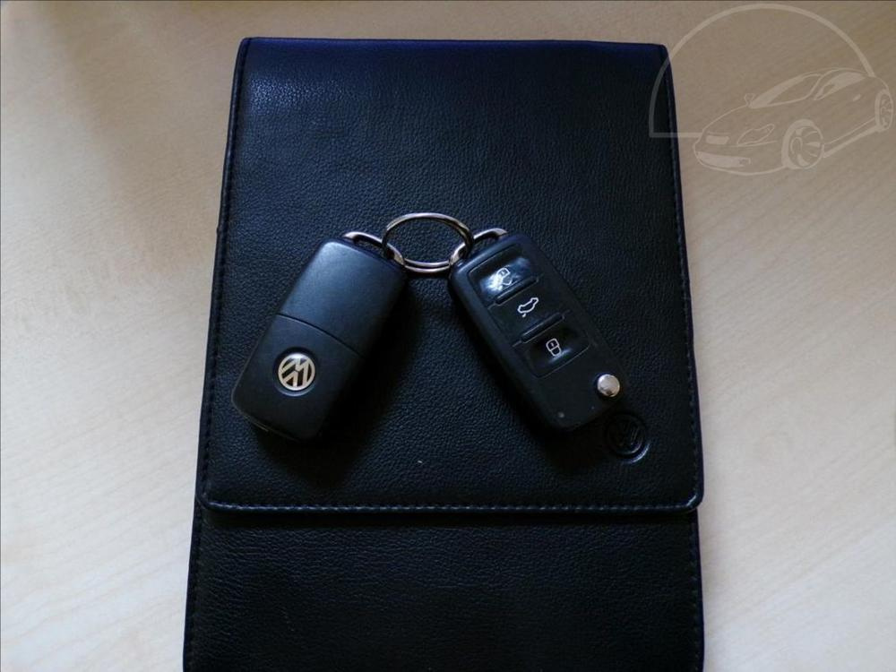 Volkswagen Caravelle 2,0 TDI AUTOMAT,TAŽNÉ ZAŘÍZENÍ - 19