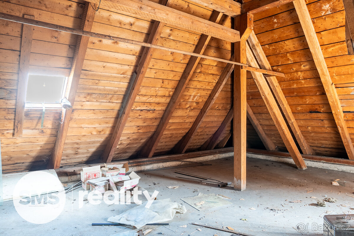 Prodej prostorné vily s investičním potenciálem - 19