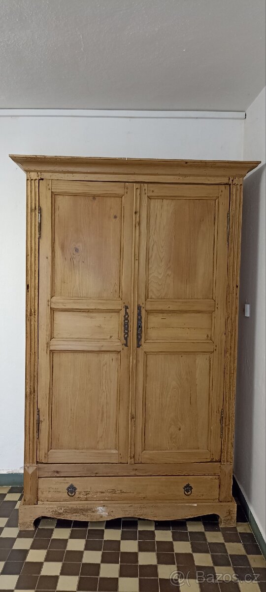 Starožitný nábytek - 19