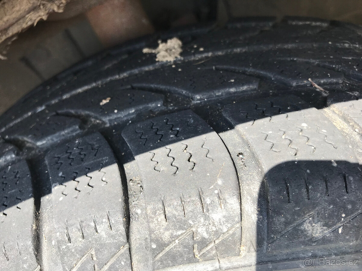 Peugeot 307 1,6i 2003 - díly - 19