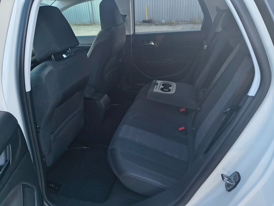 2021_PEUGEOT 308 II combi HDI_1.maj,kupa v ČR_199000Kč netto - 19