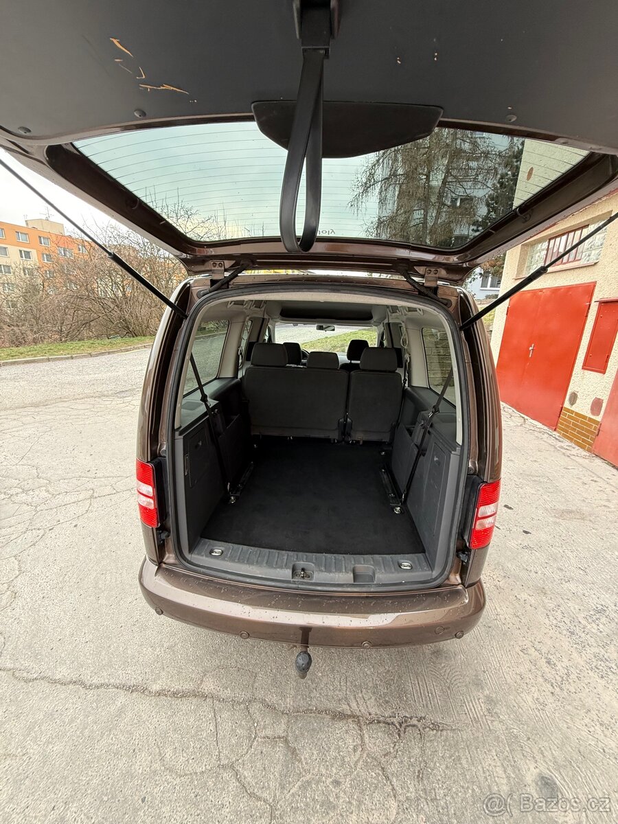 WV Caddy maxi 7 míst - 19