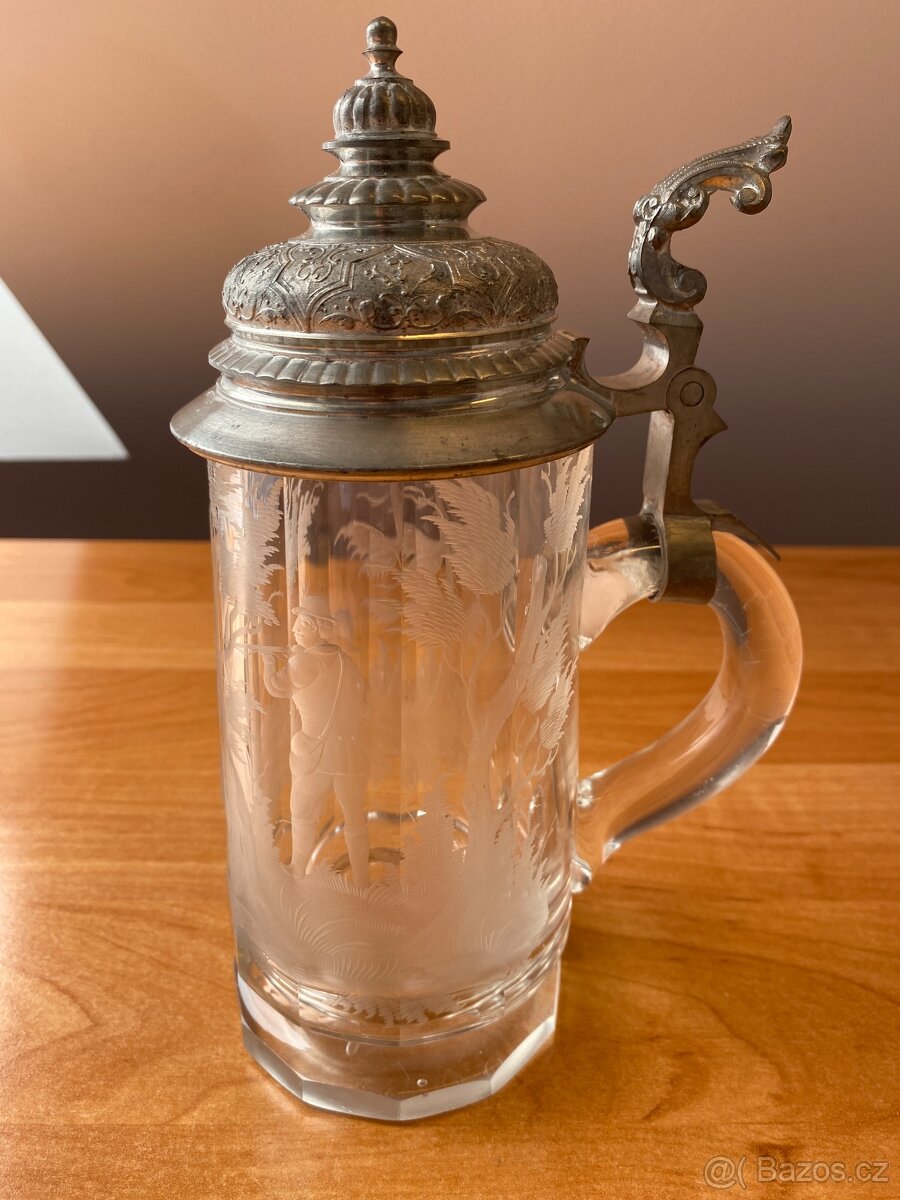 Sběratel nabízí staré skleněné korbele - 19